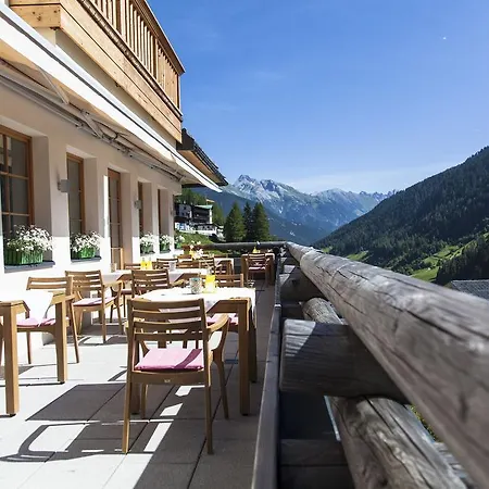 Der Waldhof Отель 4*